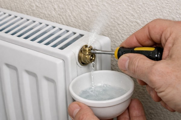 Kombi Radyatör Hava Alma Nasıl Yapılır?